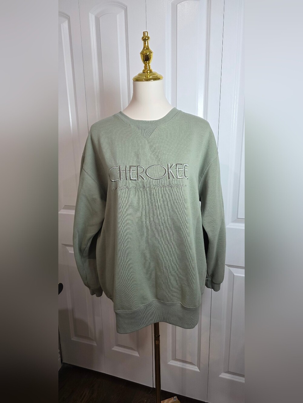 Cherokee Large Crewneck Sweater